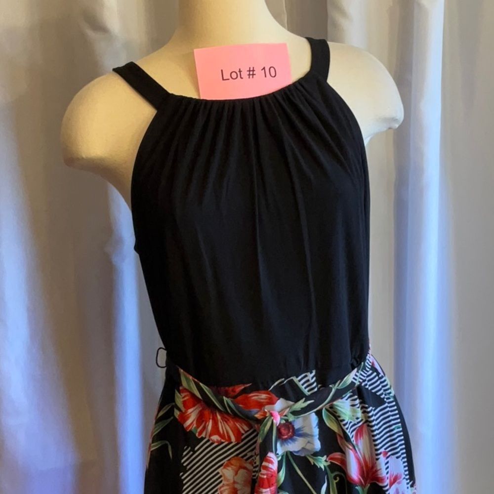Maxi dress with halter style top, boldly flower skirt matching belt size 10 - Picture 3 of 12